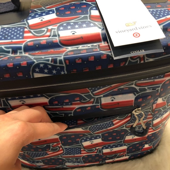 Vineyard Vines 12 Can Whale American Flag Cooler - Picture 3 of 7